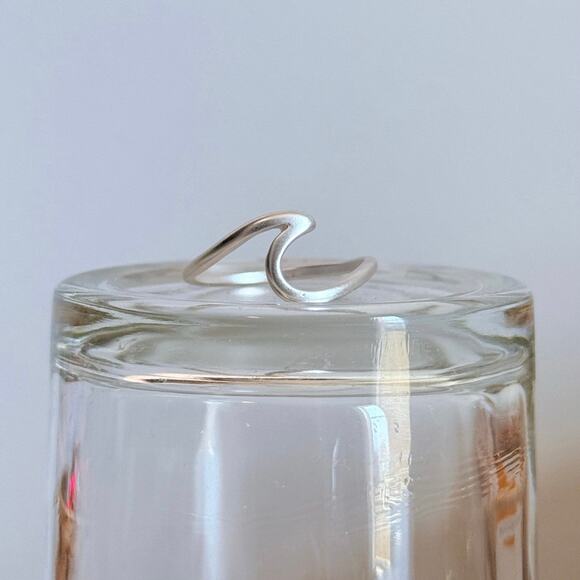 New Plunder "Sophie Mae" Wave Ring (10) Matte Silver - Picture 1 of 4